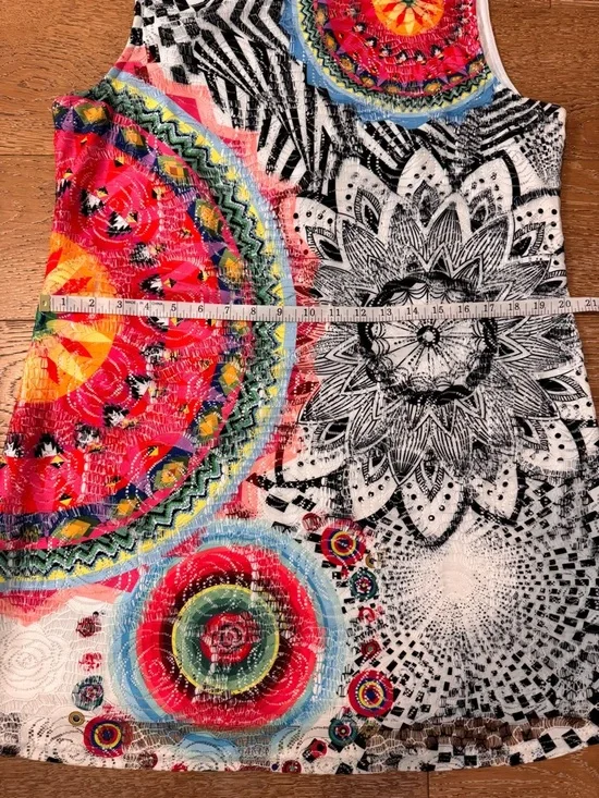 Papillon Blanc Multicolor Sleeveless Mandala Tunic with Black & White Accents - Picture 12 of 16